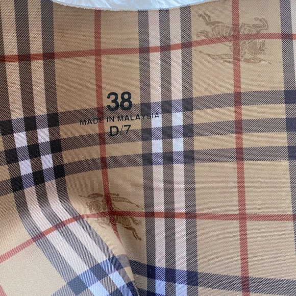 Burberry Sienna Equestrian Brown Rubber Rain Boots Size
38 or 7.5 in womens - Picture 7 of 12